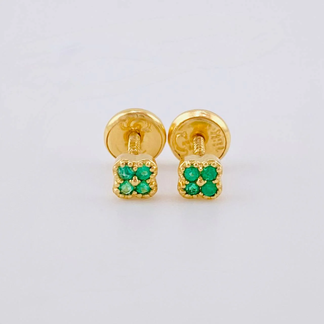 Topos Trebol Esmeraldas 6Pts 0.8 g / in / 4.25 mm Oro Amarillo 18K