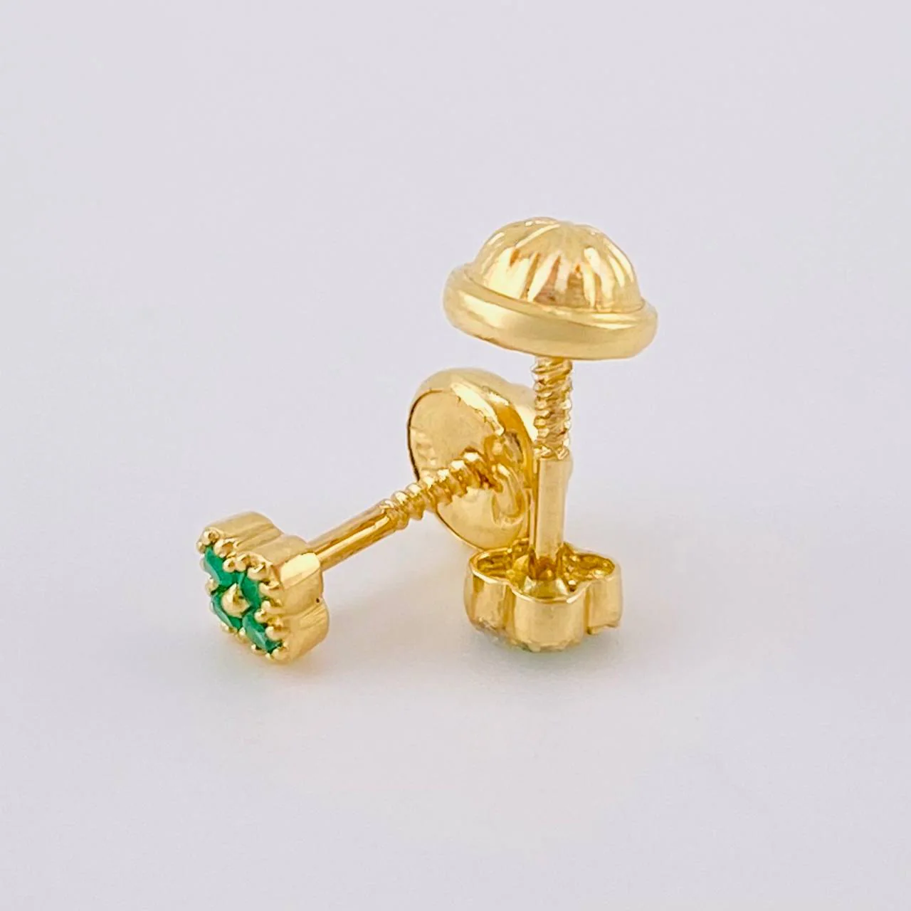 Topos Trebol Esmeraldas 6Pts 0.8 g / in / 4.25 mm Oro Amarillo 18K - Image 3
