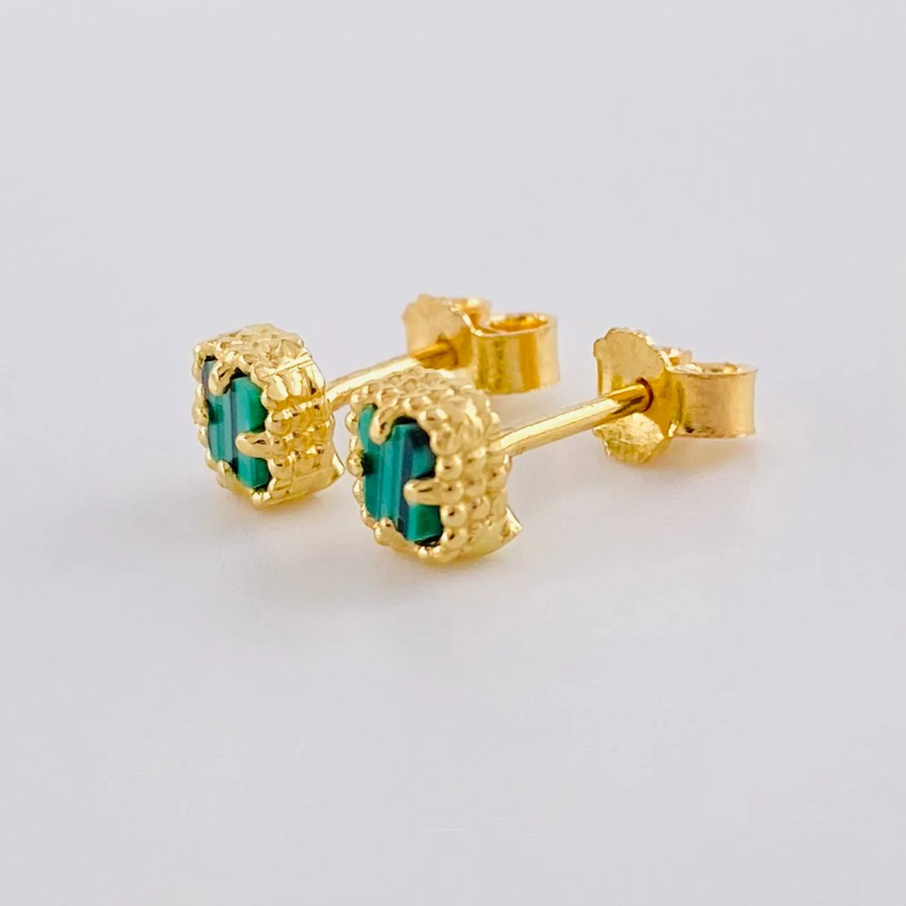 Topos Trébol Malaquita 1.25g / in / 5.05mm Oro Amarillo 18K - Image 2