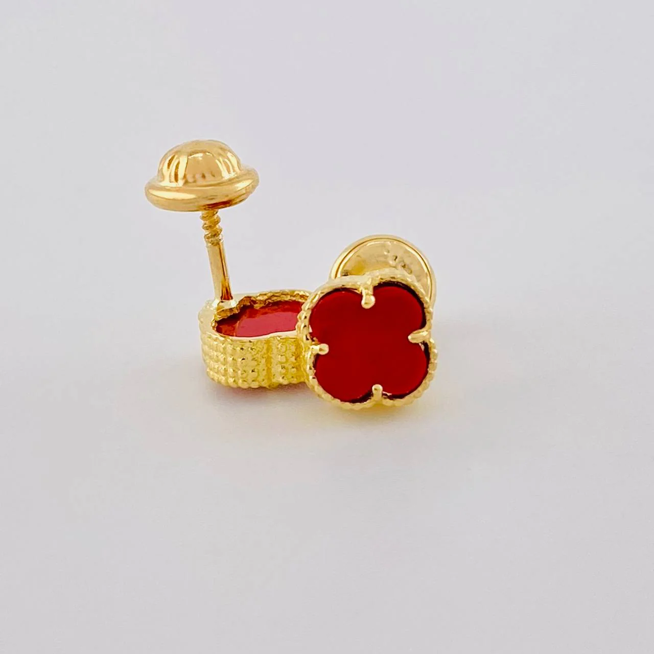 Topos Trébol Rojo 1.3 g / in / 6.3 mm Oro Amarillo 18K - Image 3